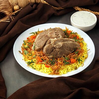 Мутабак с бараниной в Хумус Grill по цене 890 ₽