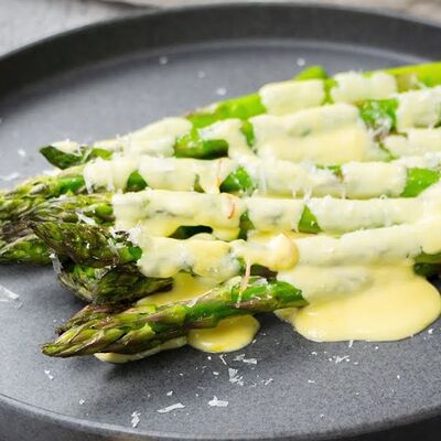 Спаржа в сливочном соусе в Каретный дворик по цене 440 ₽