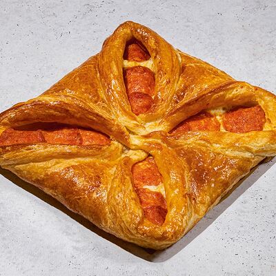 Хачапури с пеперони и грузинскими сырами в Антрекот по цене 565 ₽