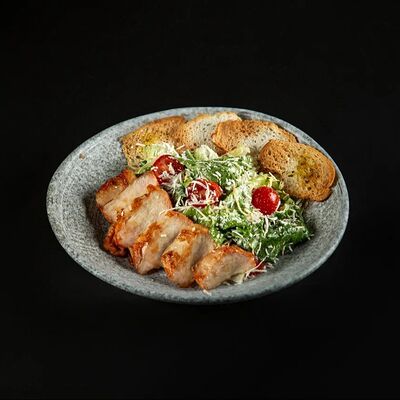 Цезаридзе с курицей в Mimi по цене 924 ₽
