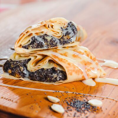 Блин с маком и орехом в Блин и Мясо по цене 260 ₽