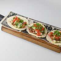 Такос де Карне с говядиной в Tequila Boom