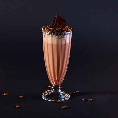 Авторский милкшейк Шоколадный ураган в Да! Ёж! Пицца! по цене 235 ₽