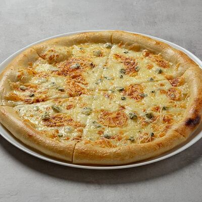 Пицца Четыре сыра в КафеАллея по цене 800 ₽