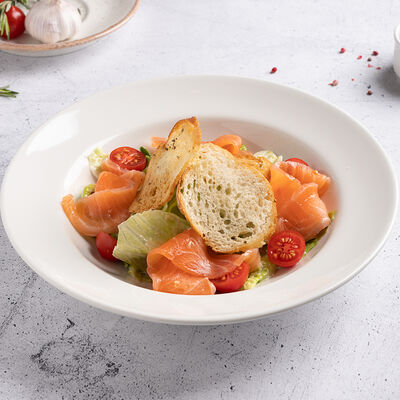 Салат Цезарь с семгой в Kitchen по цене 610