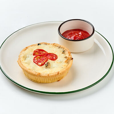 Киш с курицей и грибами в 7:35 Заря & KitaEast по цене 390 ₽