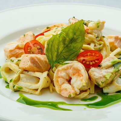 Феттуччине с морепродуктами в Белая черешня по цене 750 ₽