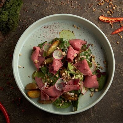 Салат с ростбифом и соусом ранч в Кулинарный цех по цене 900 ₽