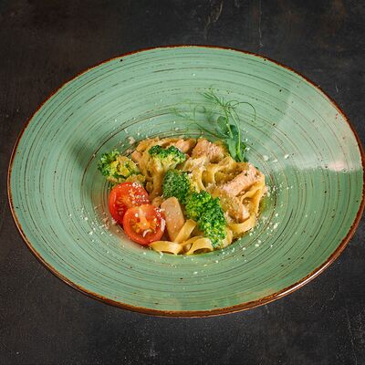 С цыпленком и брокколив Lamore Mio по цене 540 ₽