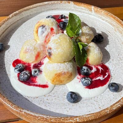 Большая порция сырников в Flavor по цене 1260 ₽