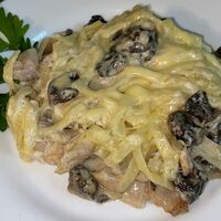Паста в сливочном соусе с сыром в Тройка