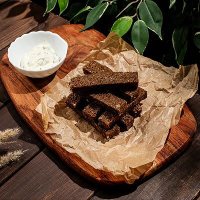 Гренки с чесночным соусом в Грин по цене 260 ₽