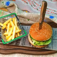 Домашний Бургер Большой в Ресторан Хата возле Шереметьево