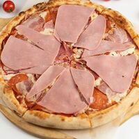 Пицца мяснаяв Gusto pizza