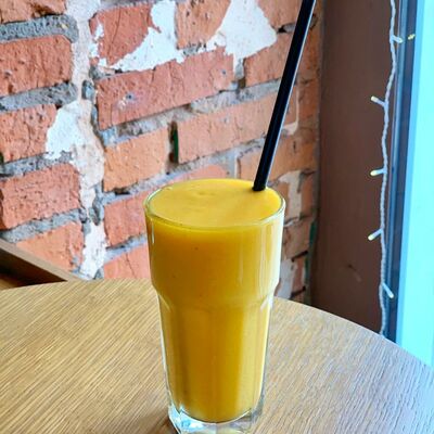 Смузи Манго-Облепиха в Traveler's Coffee по цене 399 ₽