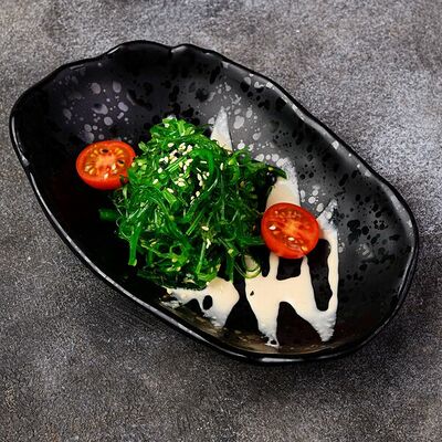 Водоросли чука с ореховым соусом в Sushi & More по цене 280 ₽