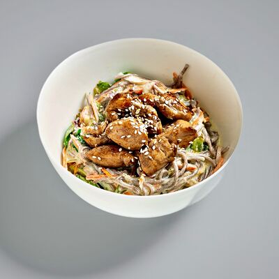 Соба в сливочном соусе Курицав Про 100 суши по цене 745 ₽