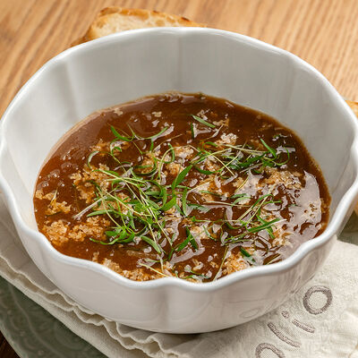 Луковый суп с хрустящей фокаччей в Olio по цене 790 ₽