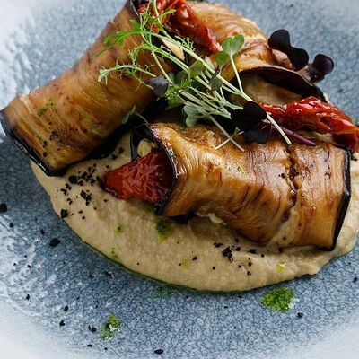 Хумус с рулетиками из баклажанов в Маймун по цене 490