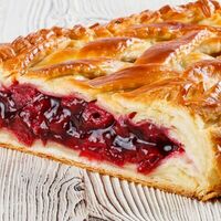 Пирог с вишней (половина) в Max Bakery