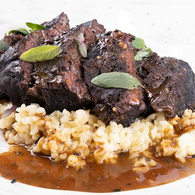 Телячьи щечки с пюре в На речке по цене 1190 ₽