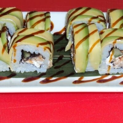 №151 Драгон ролл в Васаби по цене 570 ₽