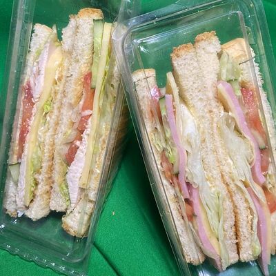 Сэндвич с курицей в Pitstop по цене 300 ₽