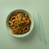 Wok кимчи с курицей в Rollwell