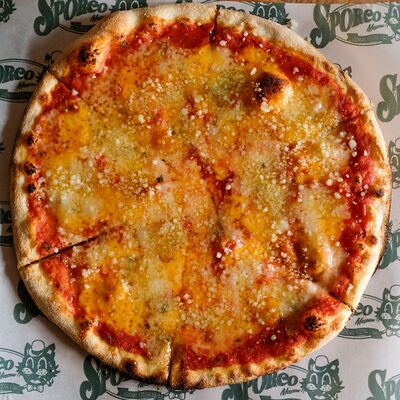 Пицца Четыре сыра в SPORCO по цене 720 ₽