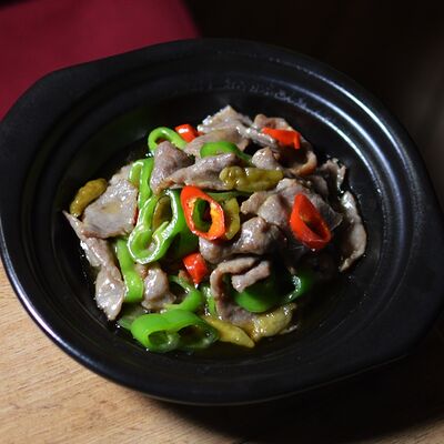 Жареная говядина с маринованным перцем в Go-Boo по цене 699 ₽