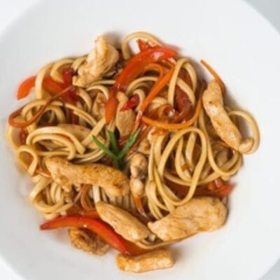 Wok соба с говядиной (халяльная ) в Шаурмист по цене 610 ₽