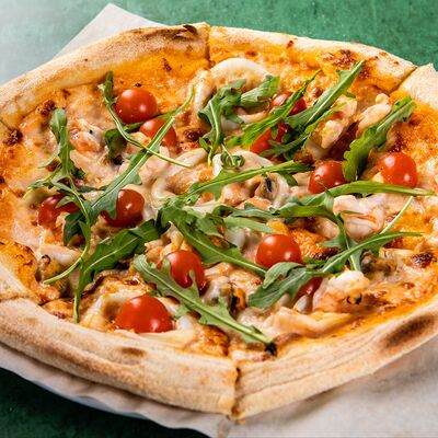 Пицца Сливочная с морепродуктами в Oreganos по цене 920 ₽