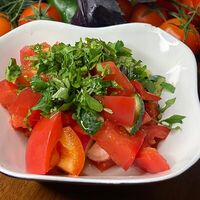 Салат из свежих овощей в Султан лагман