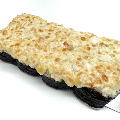 Запеченный с кальмаром в Эби Суши по цене 610 ₽