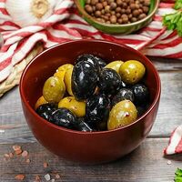 Оливки и маслины в Белые ночи