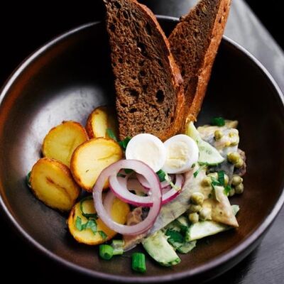 Сельдь с печёным картофелем в О`Briens по цене 378 ₽