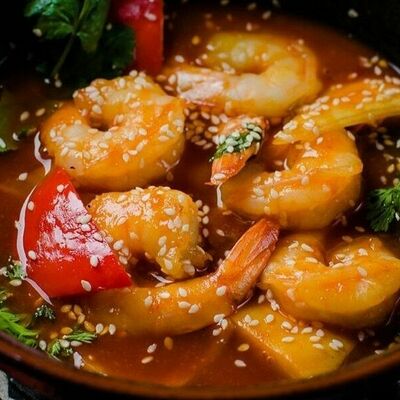 Креветки с овощами в сливочно-томатном соусе в Маймун по цене 790