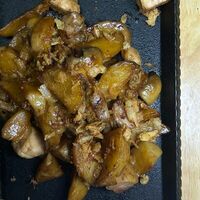 Куриное филе с картофелем и грибами под соусом демигласс в Камчатка