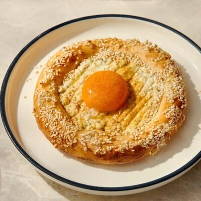 Лепешка с яйцом и фетой в АFINA по цене 550 ₽