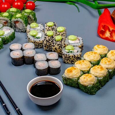 Чикен в Боб роллс по цене 1281 ₽