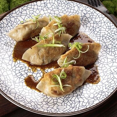 Гедза с креветкой в Эбби Noodles & Sushi Bar по цене 580