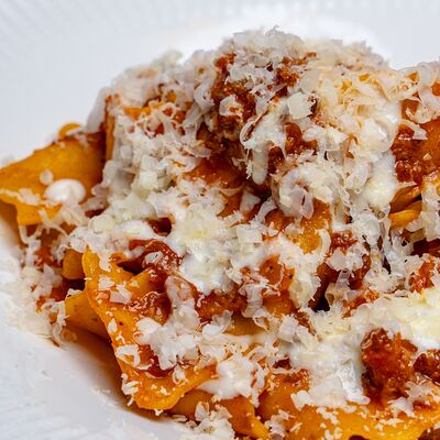 Мафальдине по-болонски в Итальянцы по цене 600 ₽