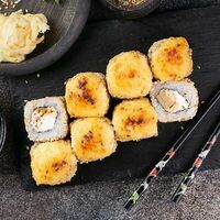 Запечённый ролл со снежным крабом в FООDMARKET Ким 74А