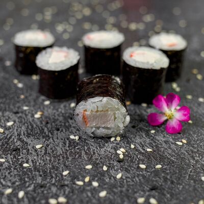 Маки с крабом в Restobar Первый & Ресторан доставки Личный повар по цене 199 ₽