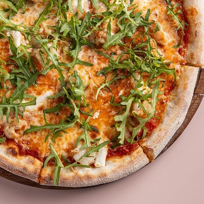 Пицца Руккола с креветками в Avgust13 по цене 1495 ₽