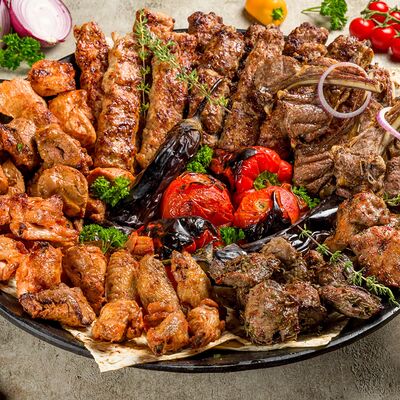 Ассорти шашлыков для компании в Halal Grill по цене 18900 ₽