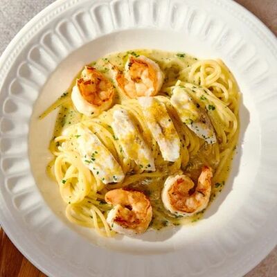 Спагетти с креветками и сибасом в АFINA по цене 1150 ₽