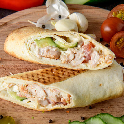 Ролл мясной в На углях FAMILY по цене 365 ₽