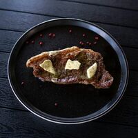 Стейк Стриплойн (Мираторг) в Mojo Bar