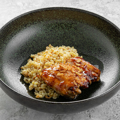 Булгур с карамелизированным цыпленком в Нектарин по цене 510 ₽